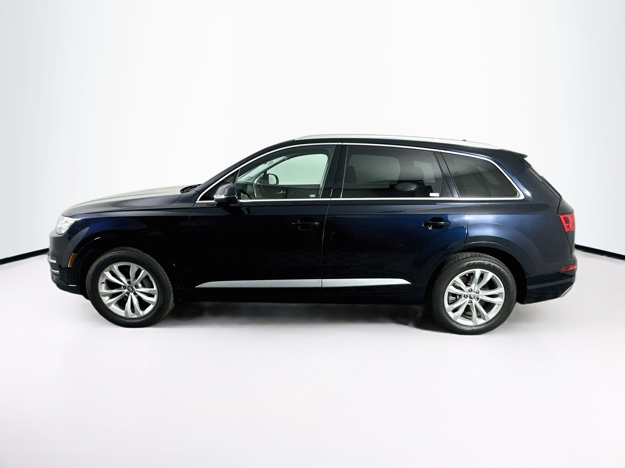 Used 2018 Audi Q7 3.0T Premium Plus w/ Premium Plus Package AWD/4WD image 4