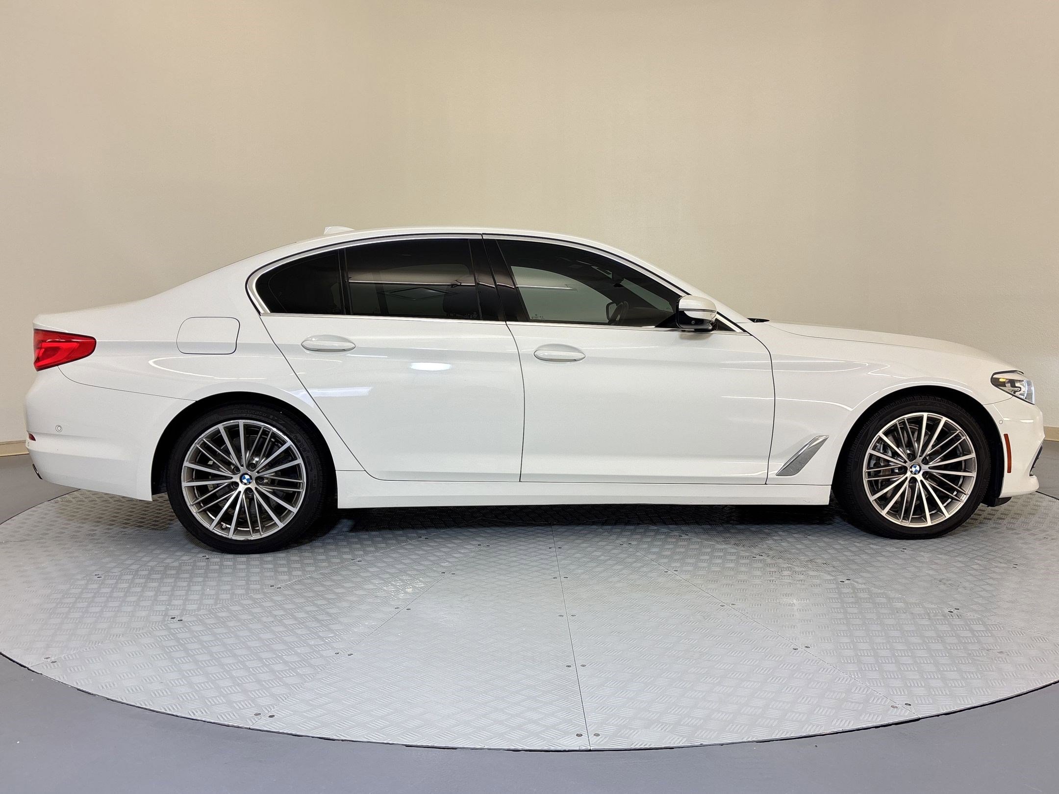 Used 2020 BMW 540i w/ Convenience Package RWD image 8