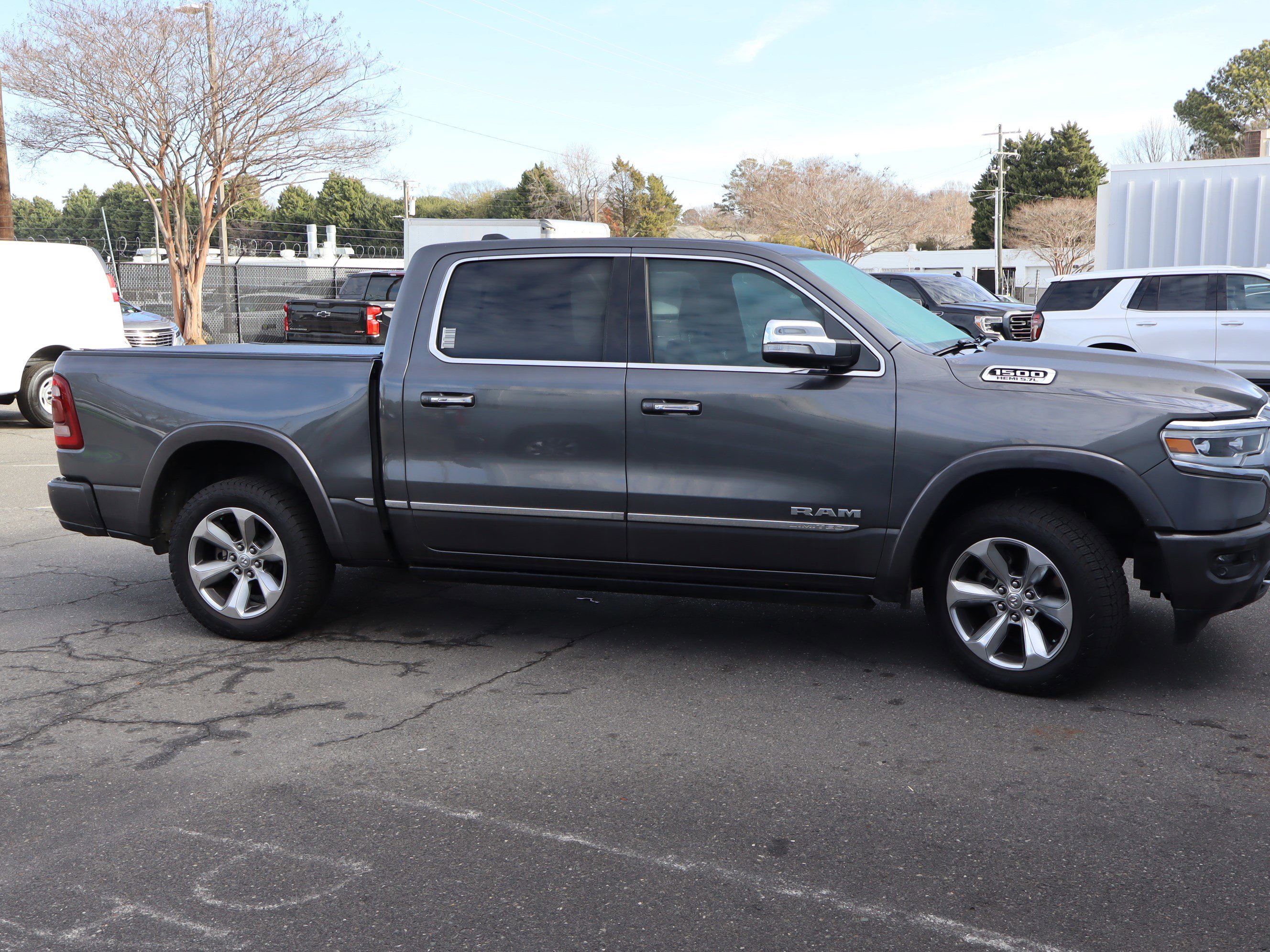 Used 2020 RAM 1500 Limited w/ Body Color Bumper Group image 14