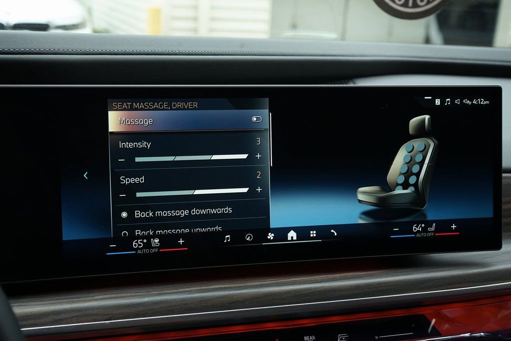 Used 2023 BMW 740i w/ Executive Package image 19