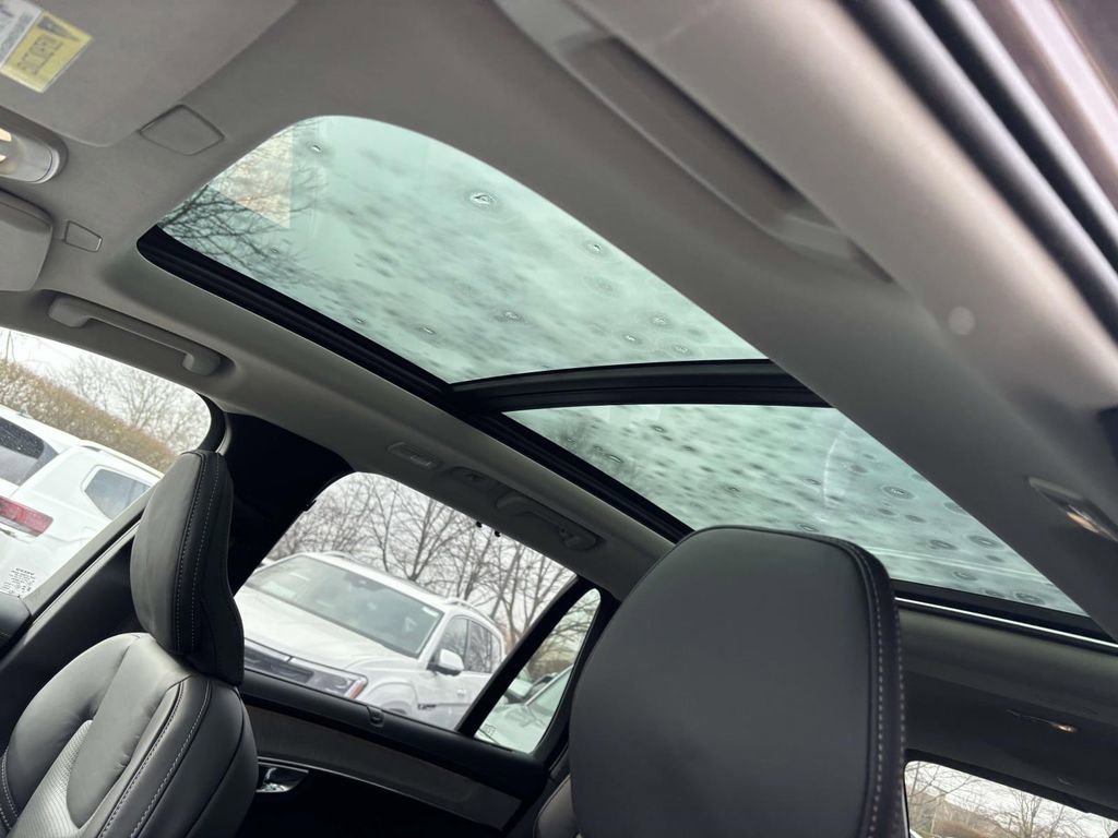 New 2026 Volvo XC90 T8 Ultra w/ Protection Package Premier image 25