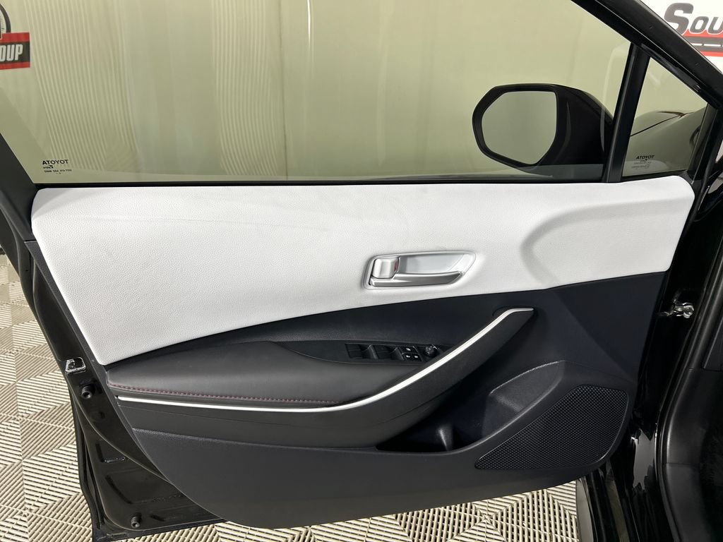 Used 2025 Toyota Corolla SE FWD image 11