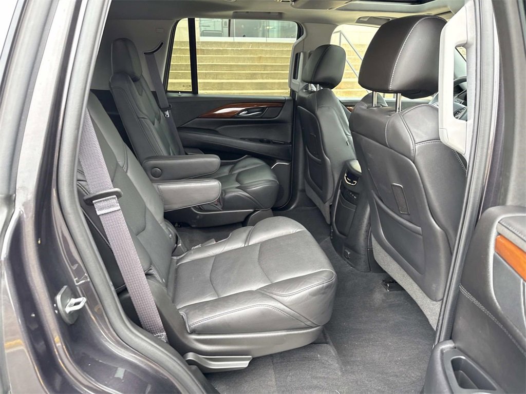 Used 2017 Cadillac Escalade Premium Luxury image 13