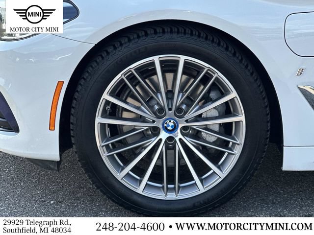 Used 2018 BMW 530e xDrive w/ Premium Package 2 AWD/4WD image 11