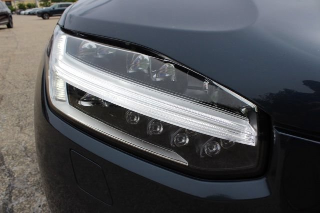 Certified 2025 Volvo XC90 T8 Ultra w/ Protection Package Premier AWD/4WD image 13