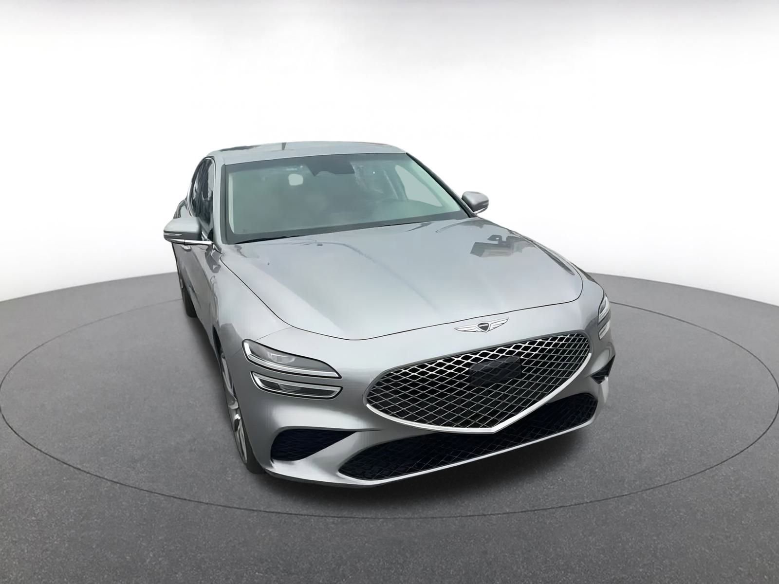 Used 2025 Genesis G70 2.5T image 2