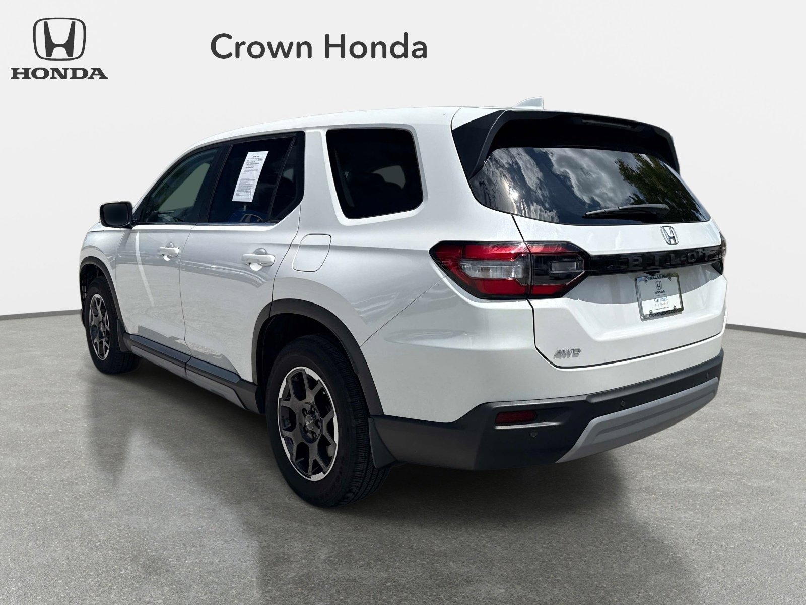Used 2025 Honda Pilot EX-L image 3