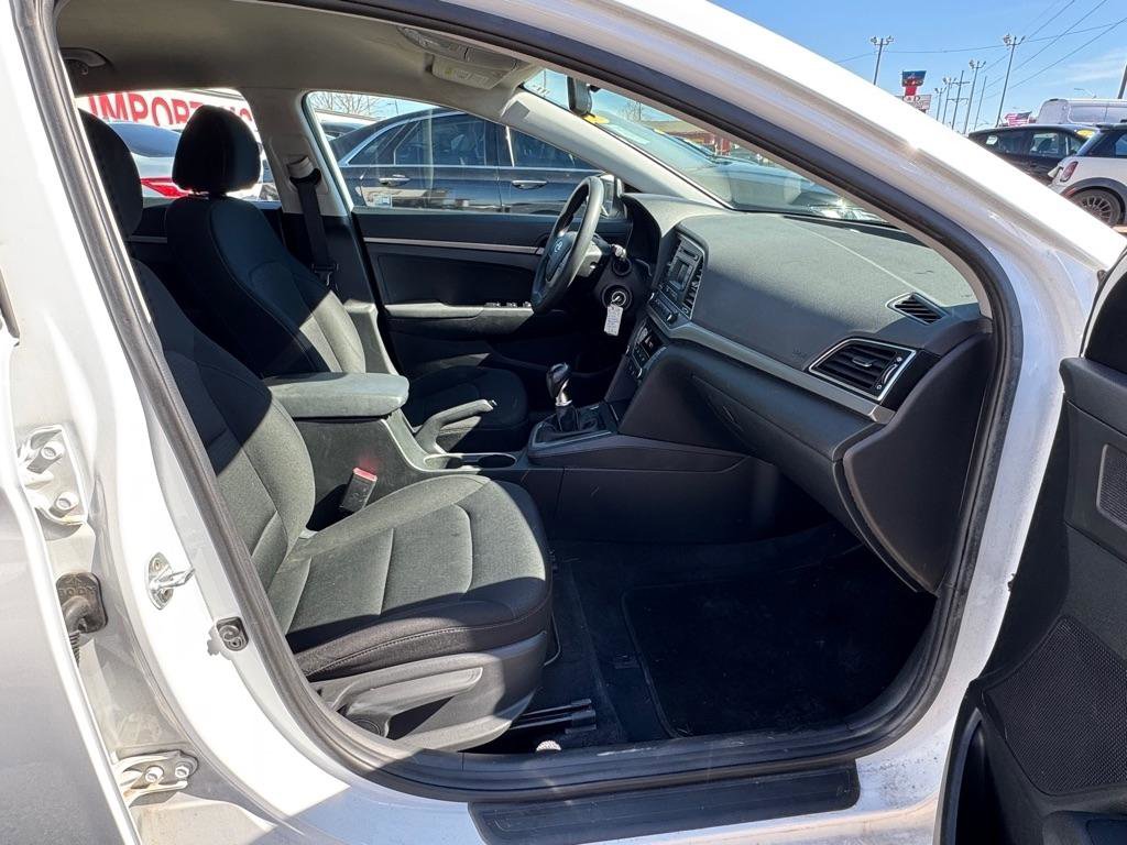 Used 2018 Hyundai Elantra SE image 12