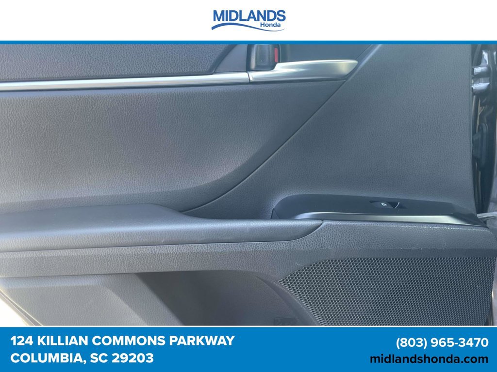 Used 2019 Toyota Camry LE FWD image 12