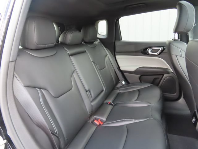 Used 2026 Jeep Compass Limited w/ Sun, Sound & Navigation Group AWD/4WD image 30