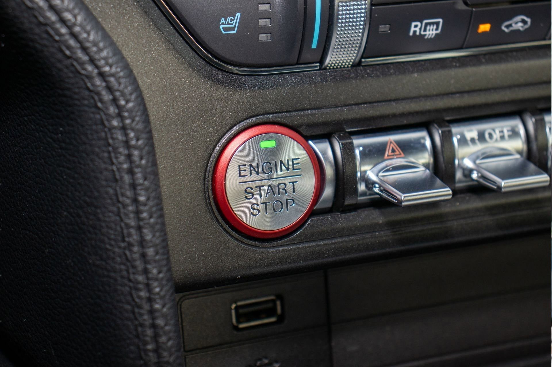 Used 2019 Ford Mustang Premium w/ Ecoboost Performance Package image 27