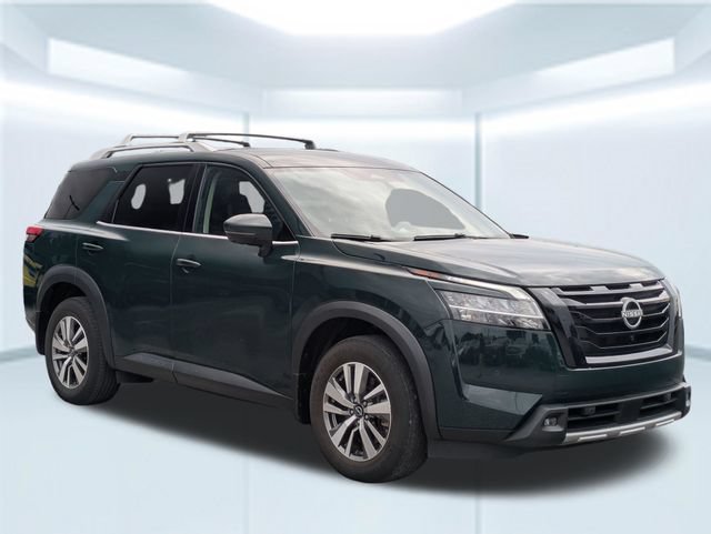 Used 2023 Nissan Pathfinder SL w/ Black Appearance Package AWD/4WD image 9