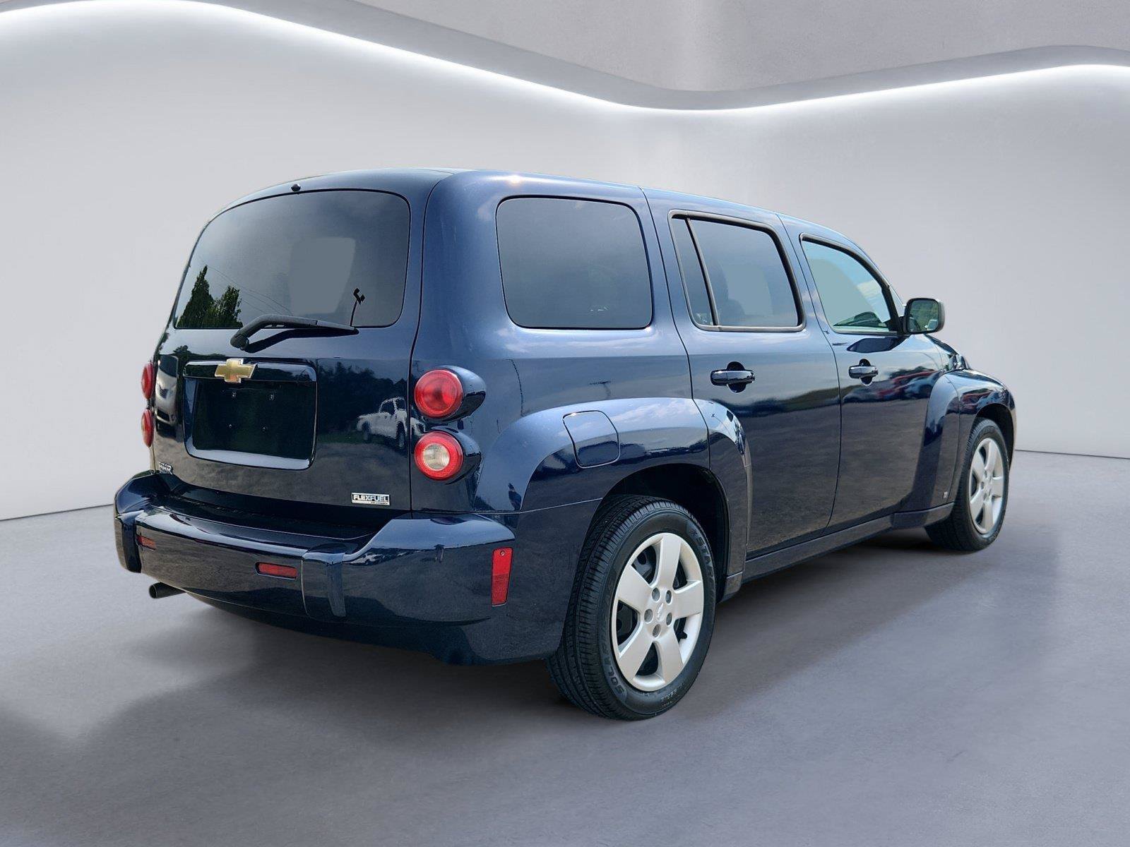 Used 2010 Chevrolet HHR LS FWD image 3