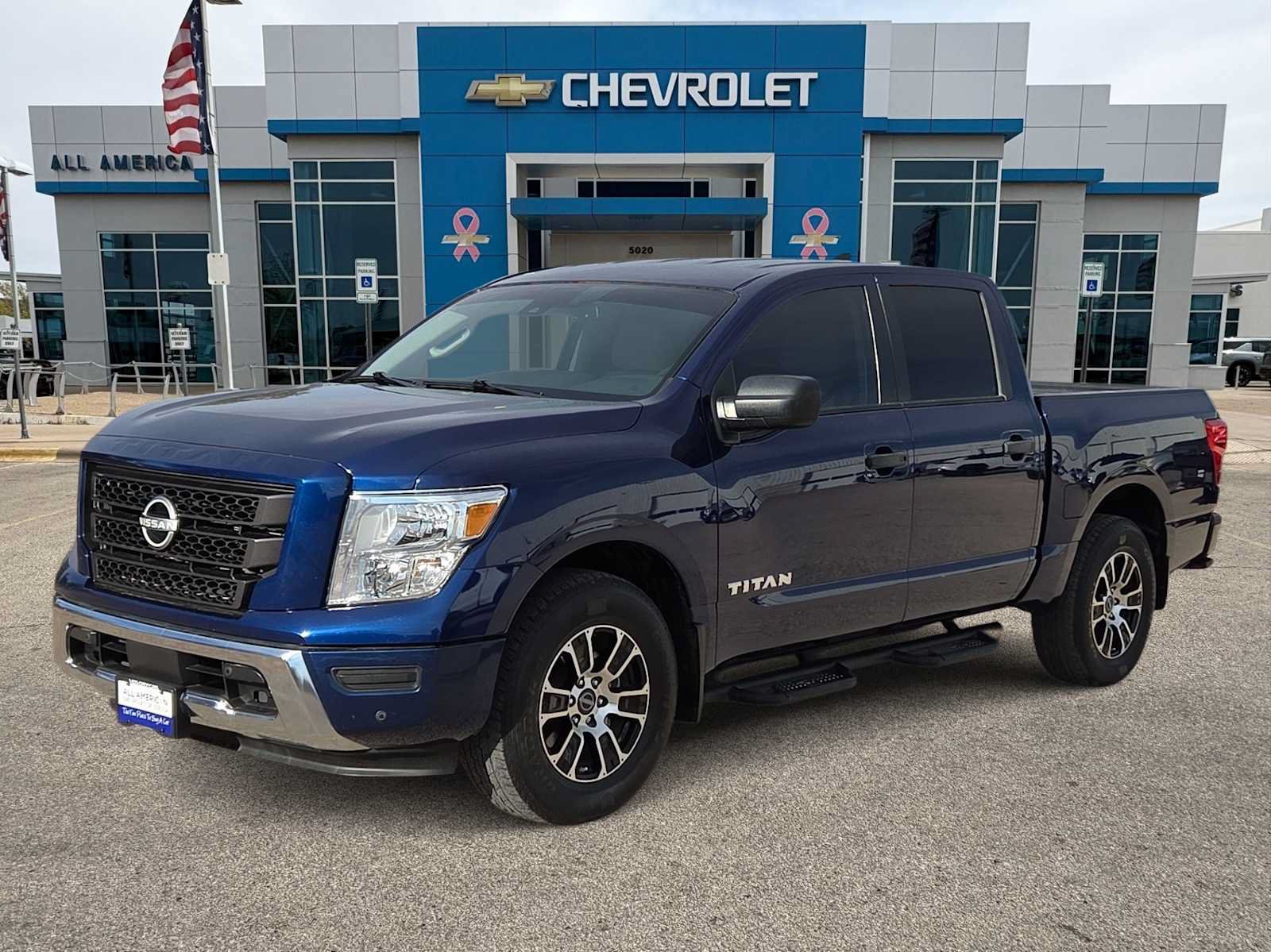 Used 2023 Nissan Titan SV w/ SV Convenience Package RWD image 1