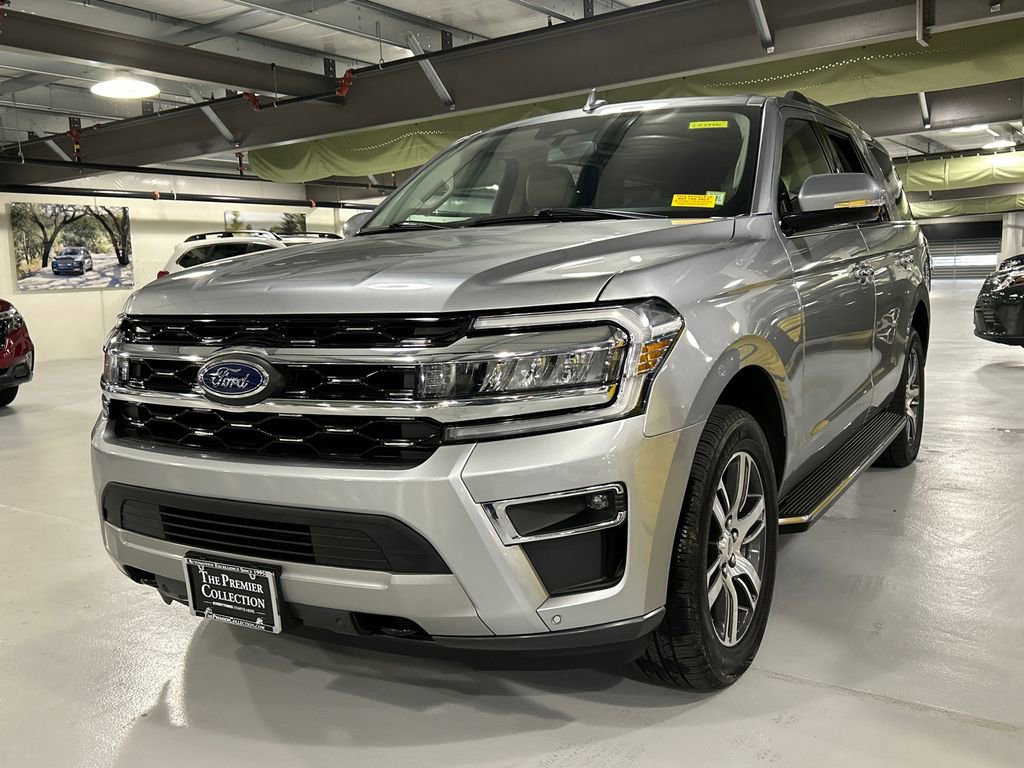 Used 2023 Ford Expedition Limited image 5
