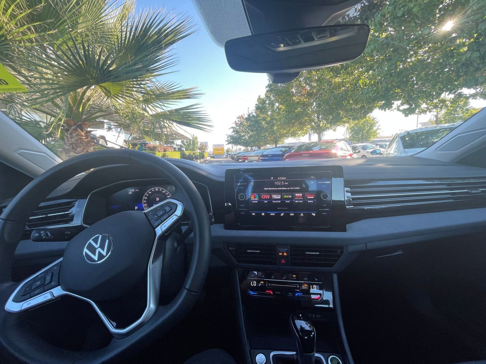 Used 2025 Volkswagen Jetta SE image 27