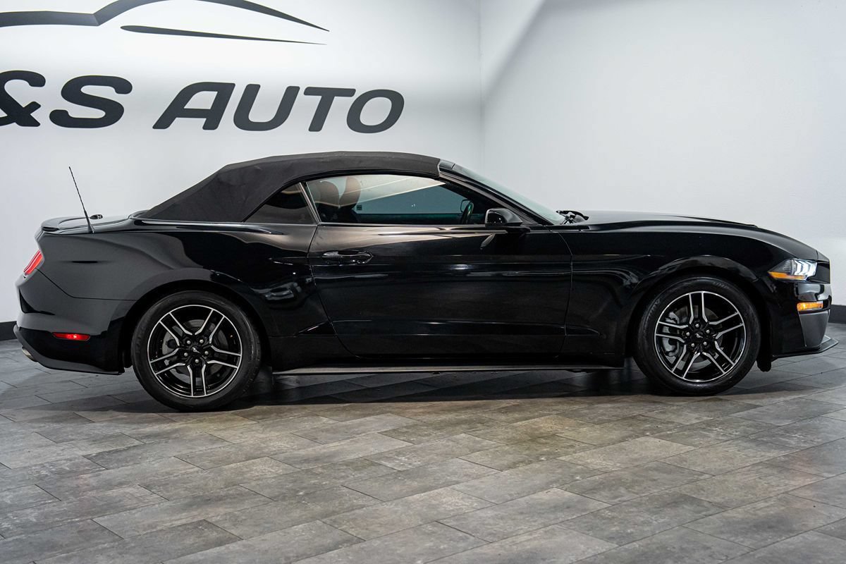 Used 2023 Ford Mustang Premium RWD image 9