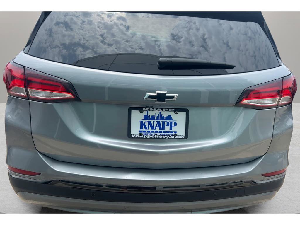 Used 2023 Chevrolet Equinox RS w/ RS Leather Package FWD image 5