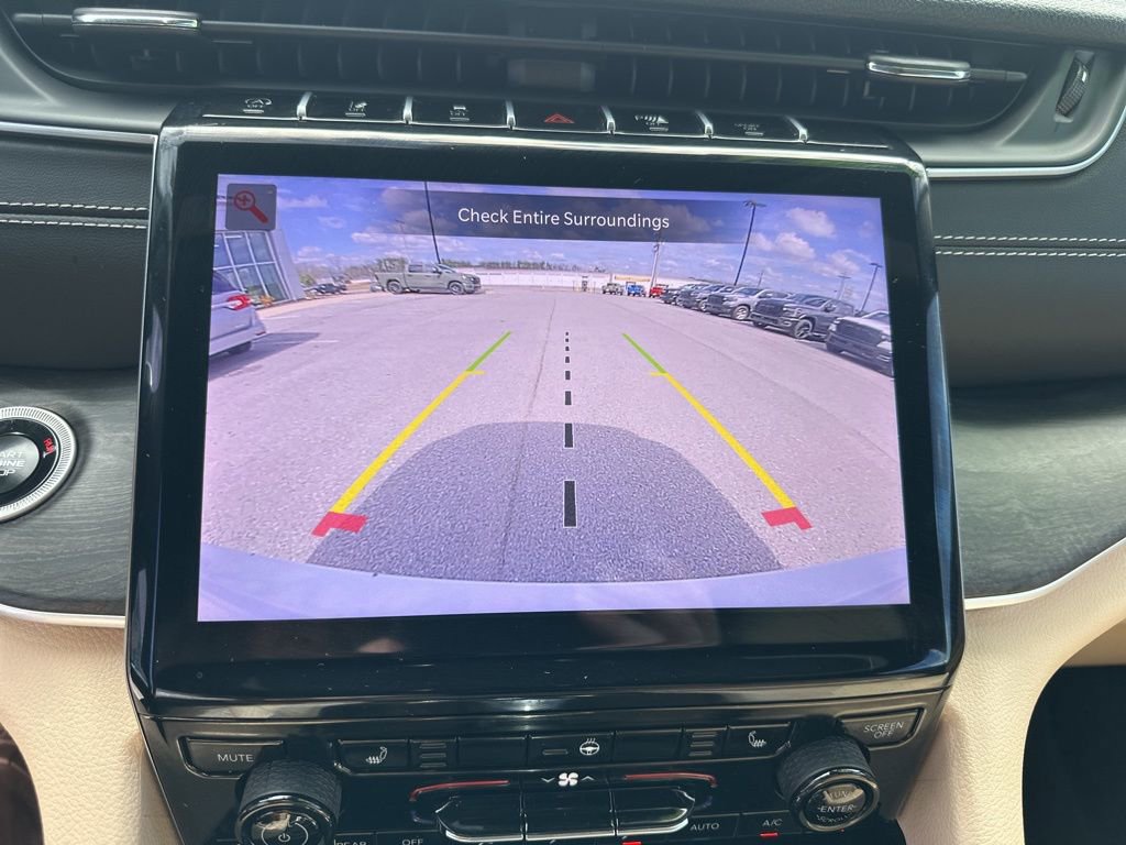 Used 2024 Jeep Grand Cherokee Limited image 18