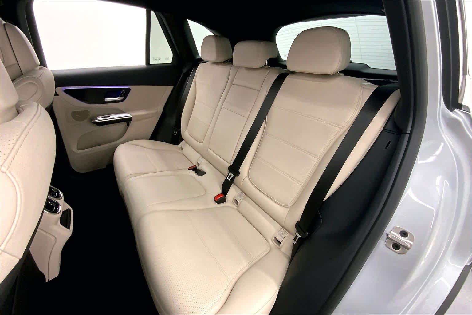 Used 2026 Mercedes-Benz GLC 300 image 6