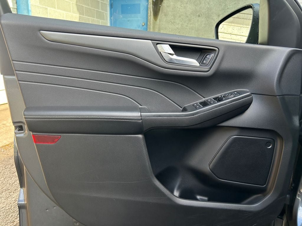 Used 2025 Ford Escape SE FWD image 20
