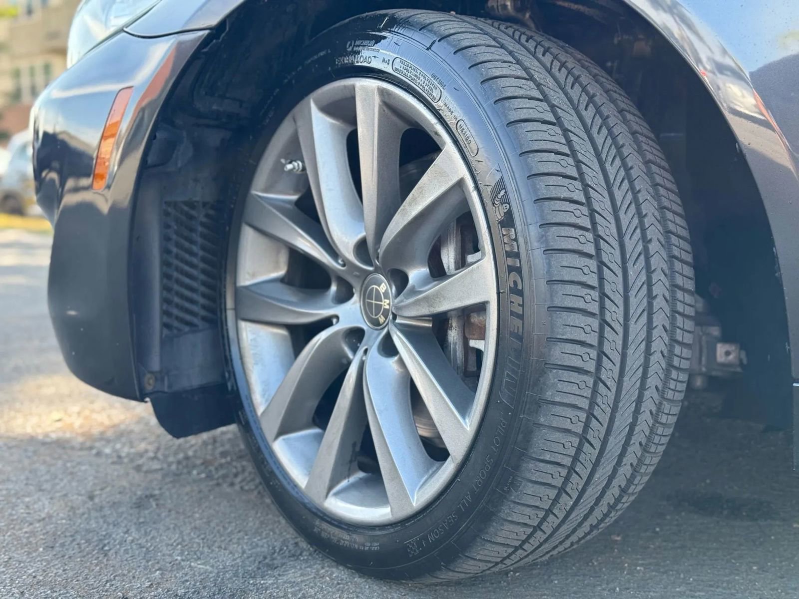 Used 2011 BMW 535i xDrive Sedan image 3