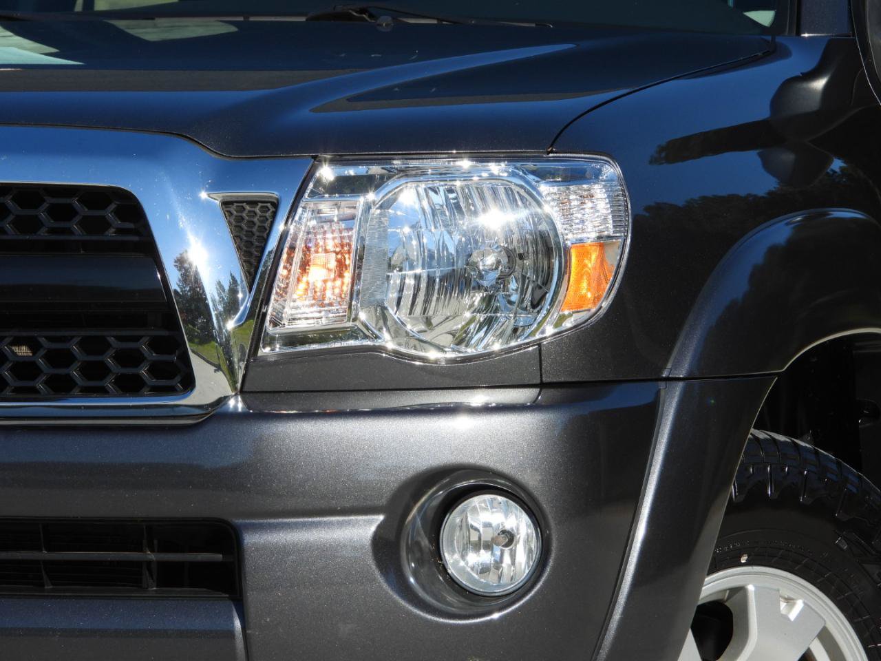 Used 2011 Toyota Tacoma PreRunner w/ SR5 Pkg #2 RWD image 4