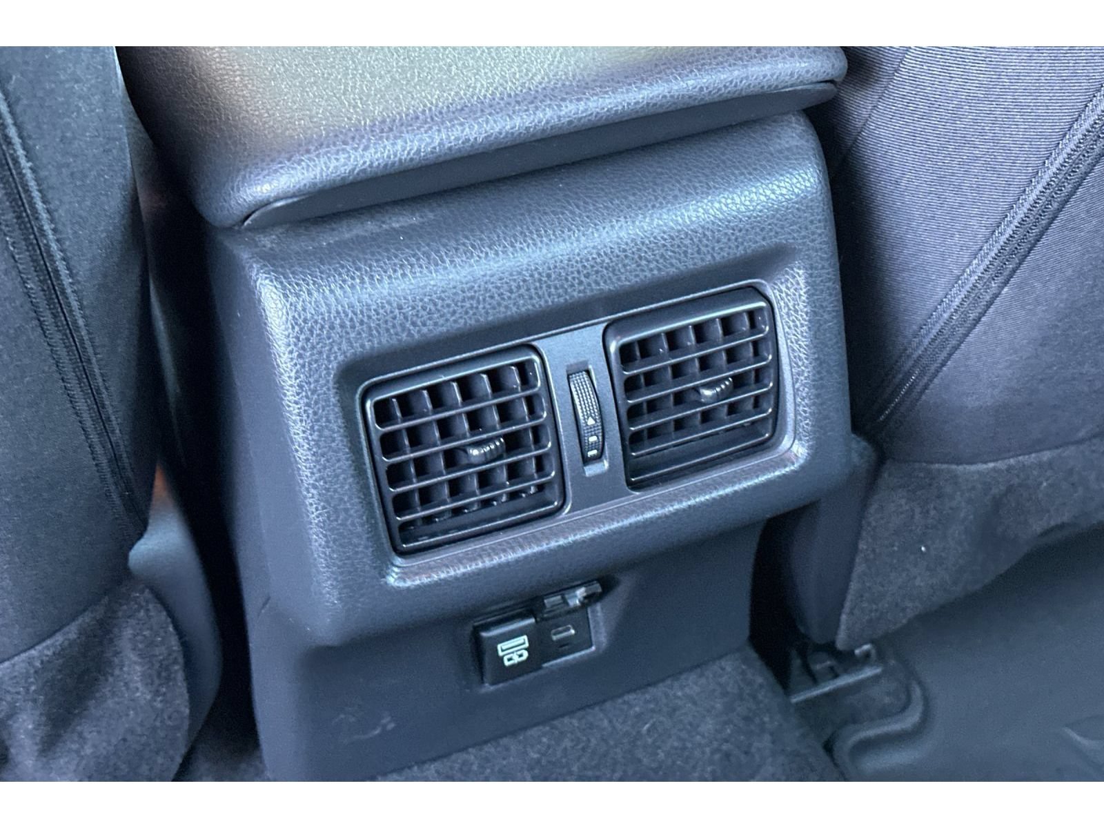 Used 2025 Toyota Camry LE FWD image 14