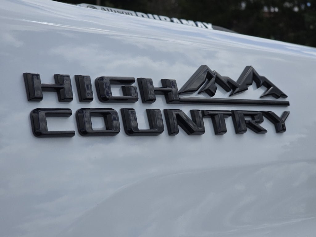 New 2026 Chevrolet Silverado 2500 High Country w/ High Country Premium Package AWD/4WD image 9