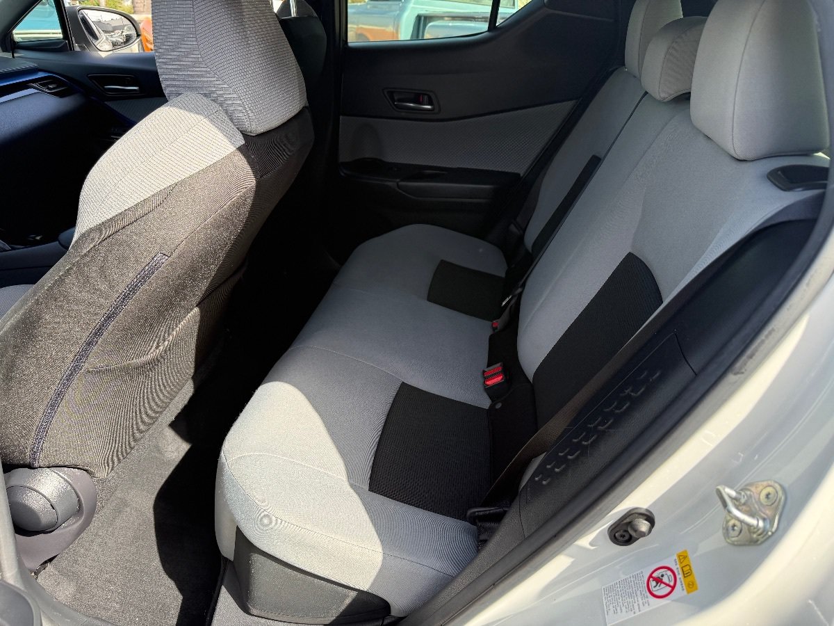 Used 2019 Toyota C-HR XLE FWD image 13