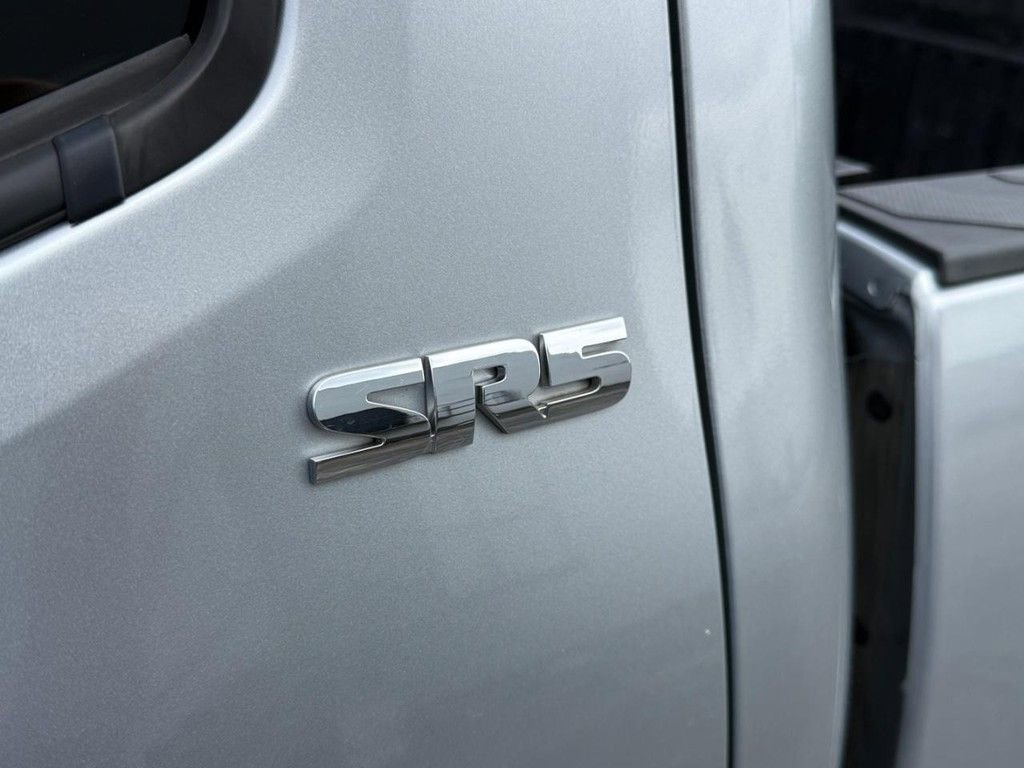 Certified 2022 Toyota Tacoma SR5 AWD/4WD image 10