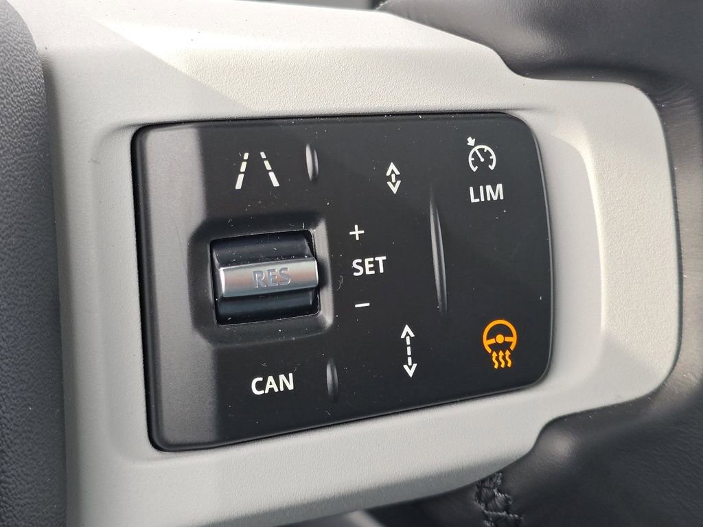 New 2026 Land Rover Defender 110 X-Dynamic SE AWD/4WD image 18