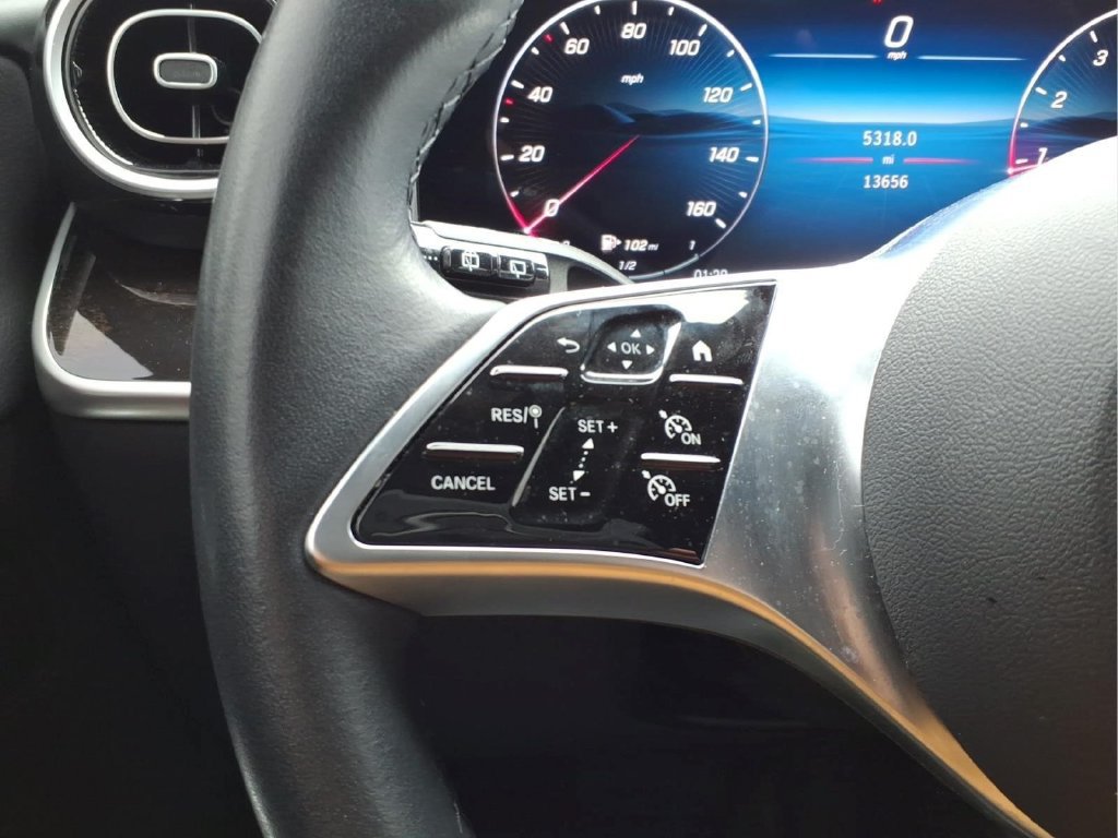 Used 2025 Mercedes-Benz GLC 300 image 10