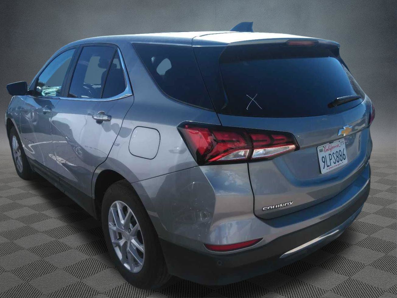 Used 2024 Chevrolet Equinox LT AWD/4WD image 2