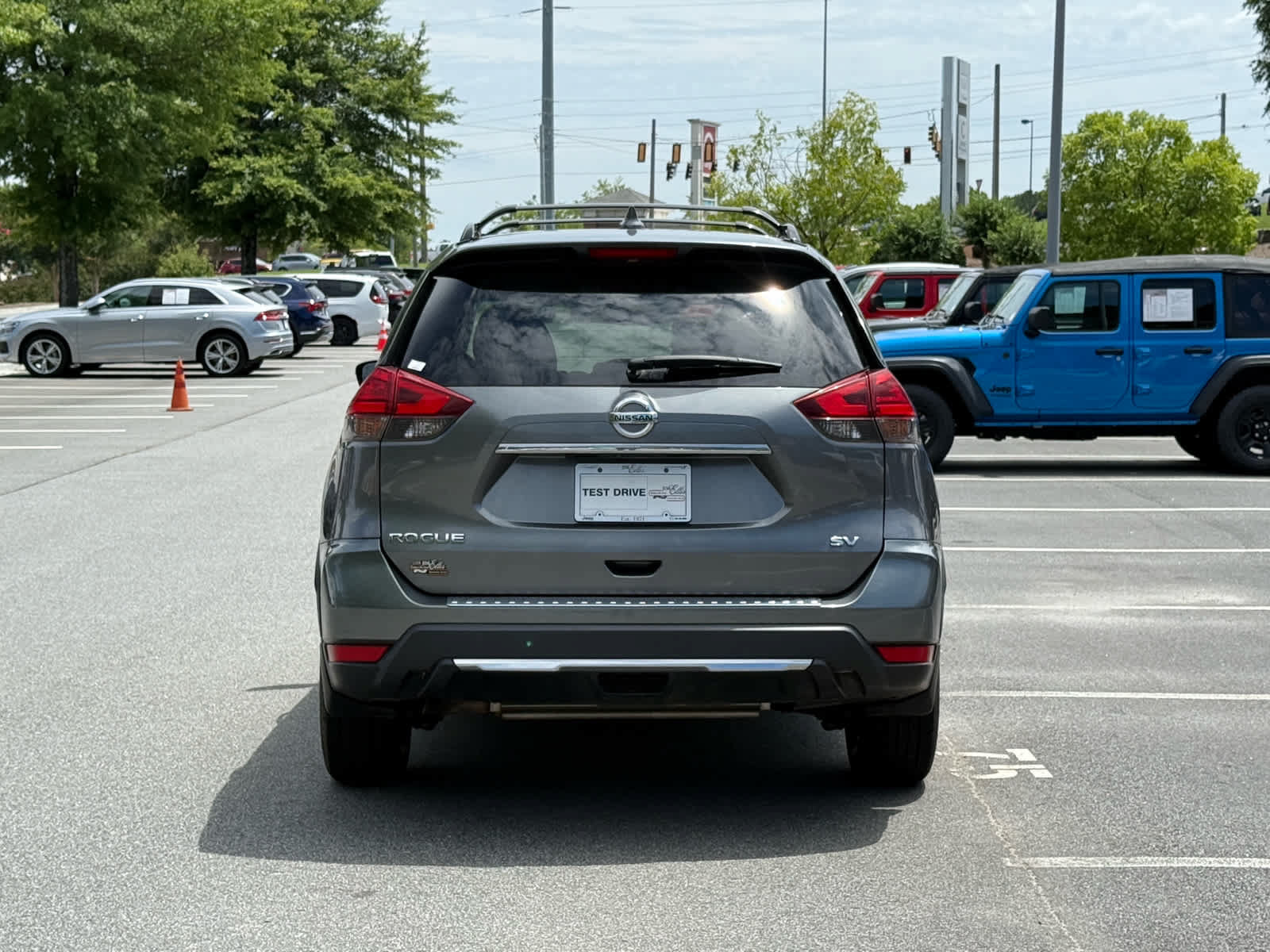 Used 2017 Nissan Rogue SV w/ Midnight Edition FWD image 4
