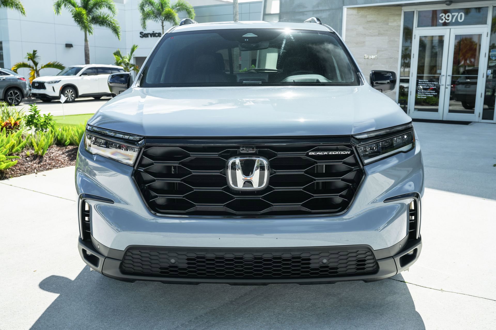 Used 2025 Honda Pilot Black Edition image 3