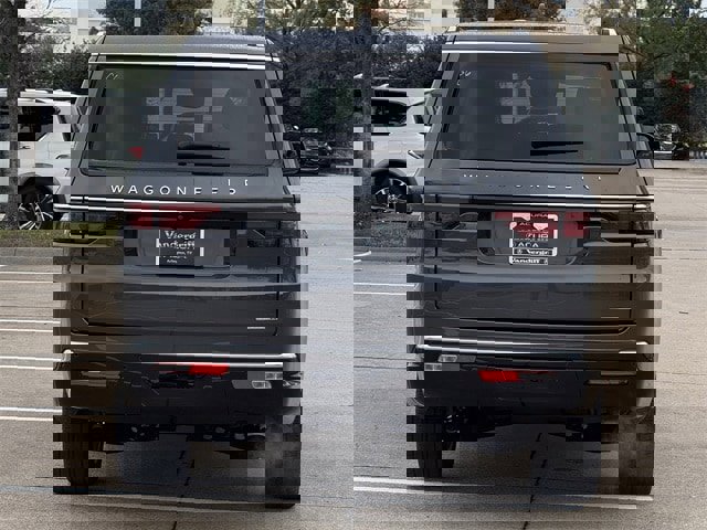 Used 2024 Jeep Wagoneer L Series III w/ Premium Group I image 5