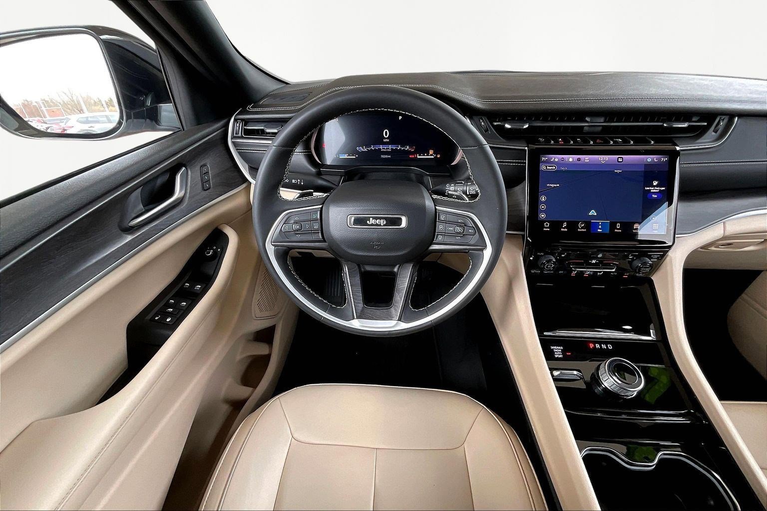 Used 2023 Jeep Grand Cherokee L Limited image 9