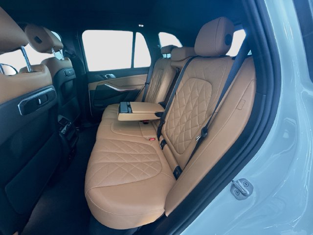 Used 2024 BMW X5 xDrive40i w/ Parking Assistance Package AWD/4WD image 24
