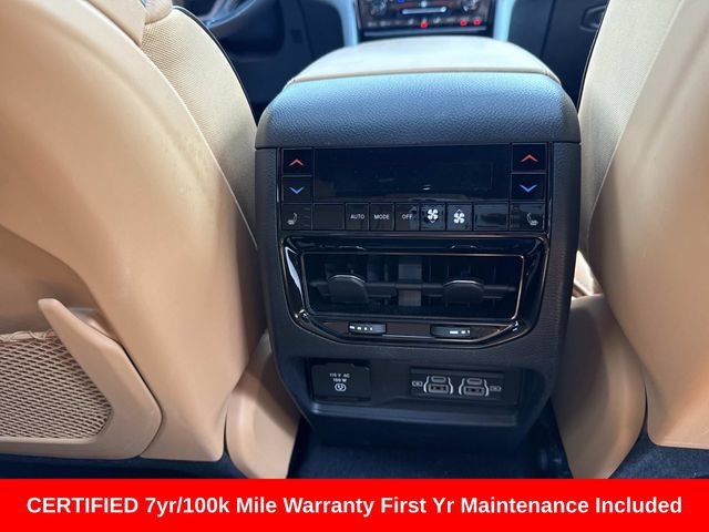 Used 2023 Jeep Grand Cherokee Summit w/ Adv Protech Group IV AWD/4WD image 13