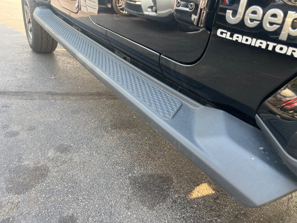 Used 2021 Jeep Gladiator Overland image 32