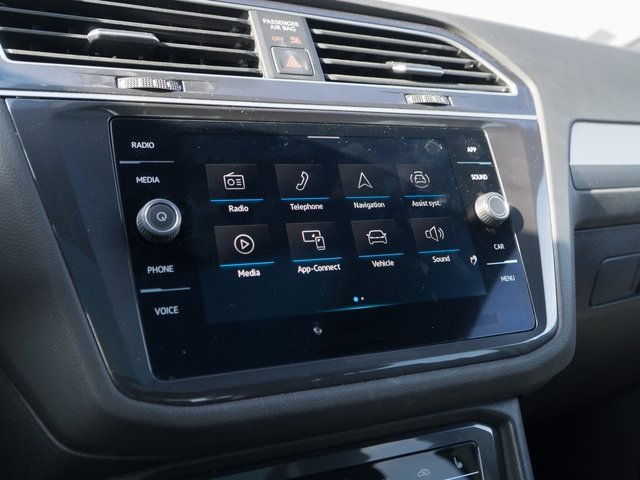 Certified 2024 Volkswagen Tiguan SE R-Line image 25