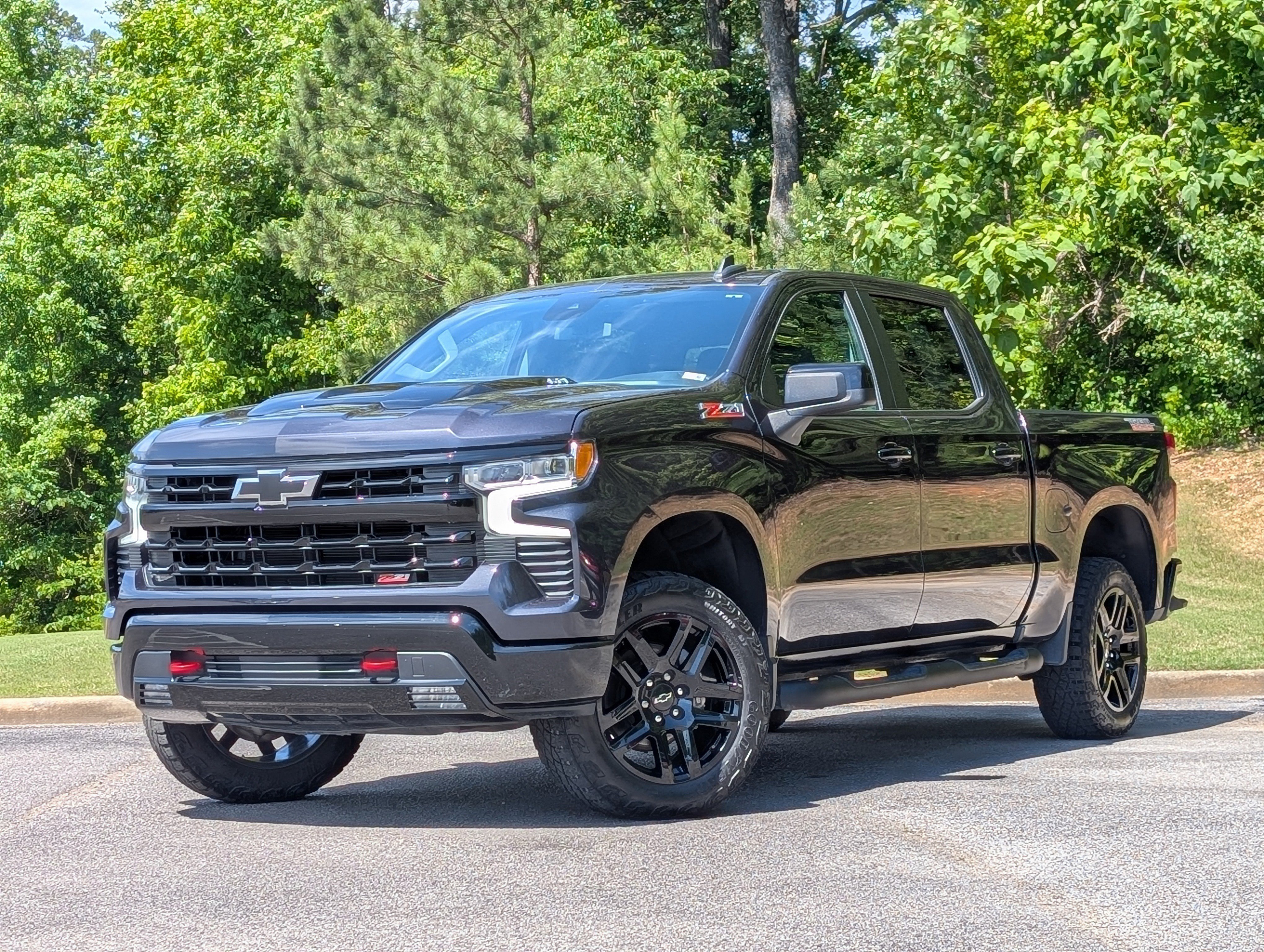 Used 2024 Chevrolet Silverado 1500 LT Trail Boss w/ Convenience Package II AWD/4WD image 4