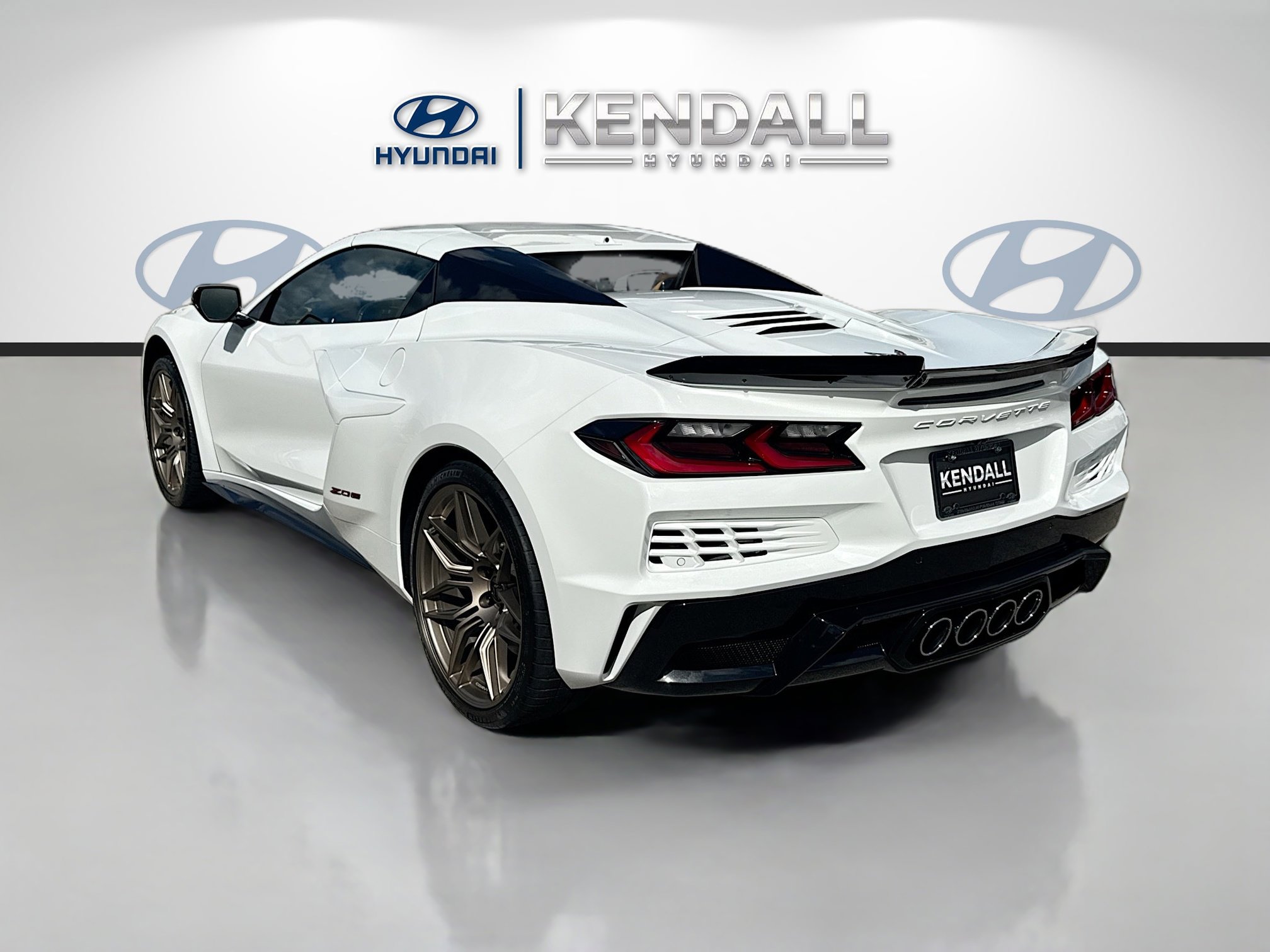 Used 2024 Chevrolet Corvette Z06 RWD image 4