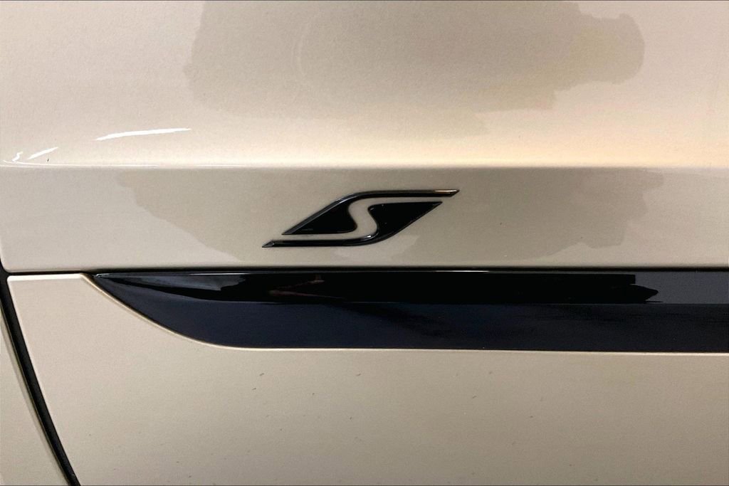 Used 2023 Bentley Bentayga image 18