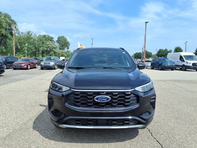 Certified 2024 Ford Escape ST-Line w/ Tech Pack #1 AWD/4WD image 2