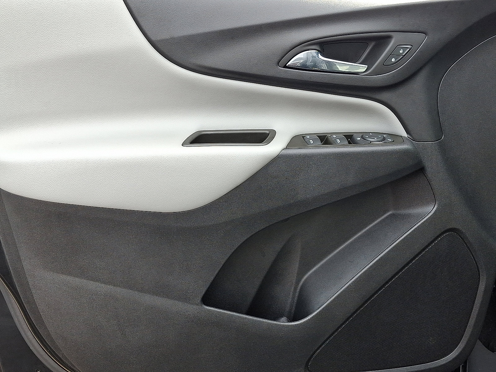 Used 2023 Chevrolet Equinox LS w/ LS Convenience Package image 13