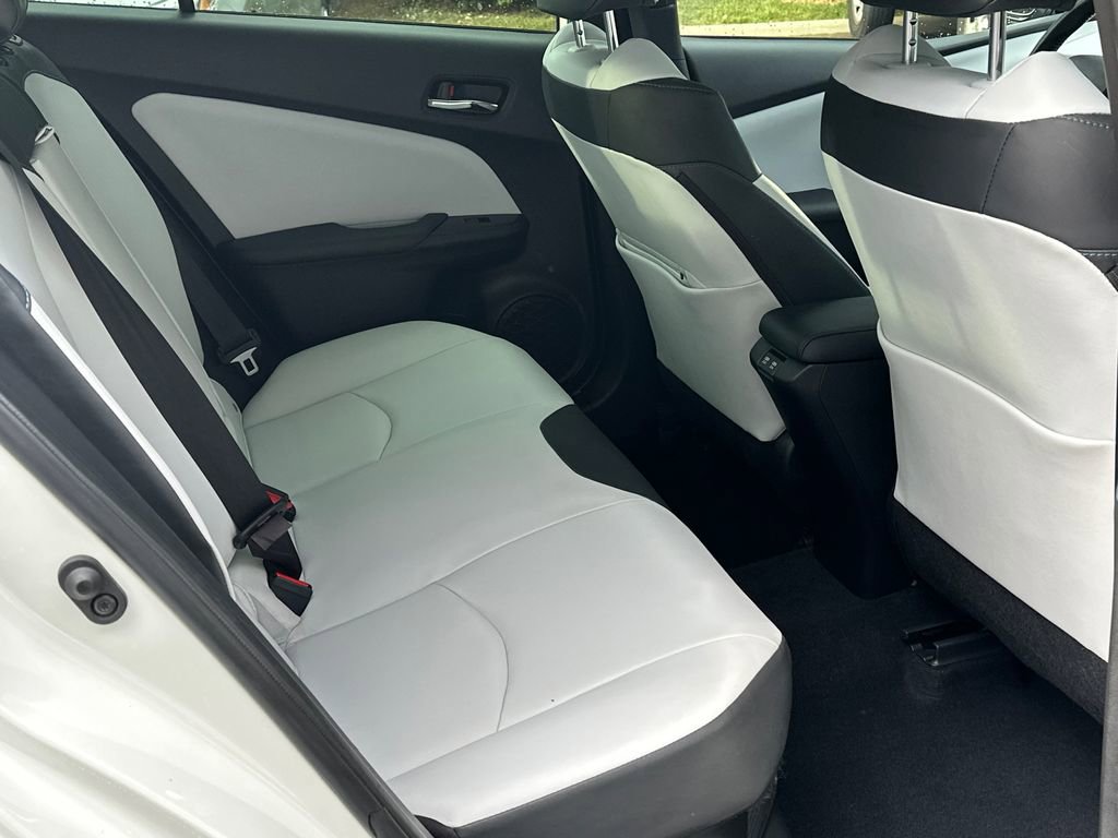 Used 2019 Toyota Prius XLE w/ Carpet Mat Package FWD image 10