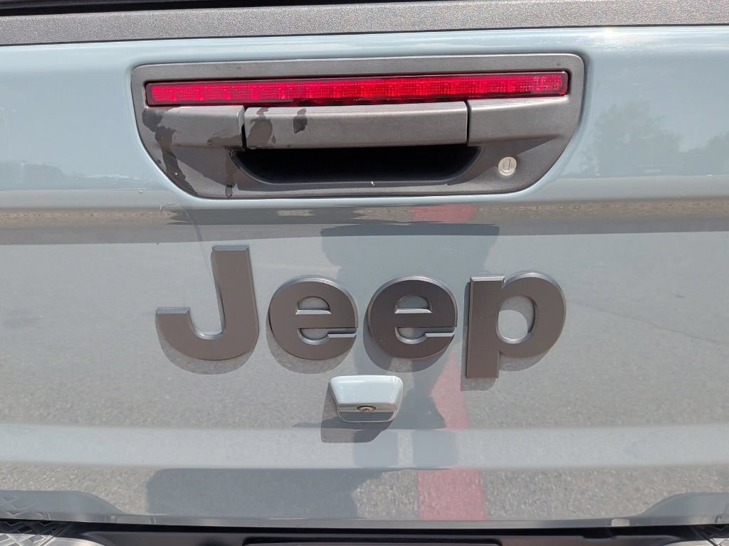 Used 2024 Jeep Gladiator Sport AWD/4WD image 45
