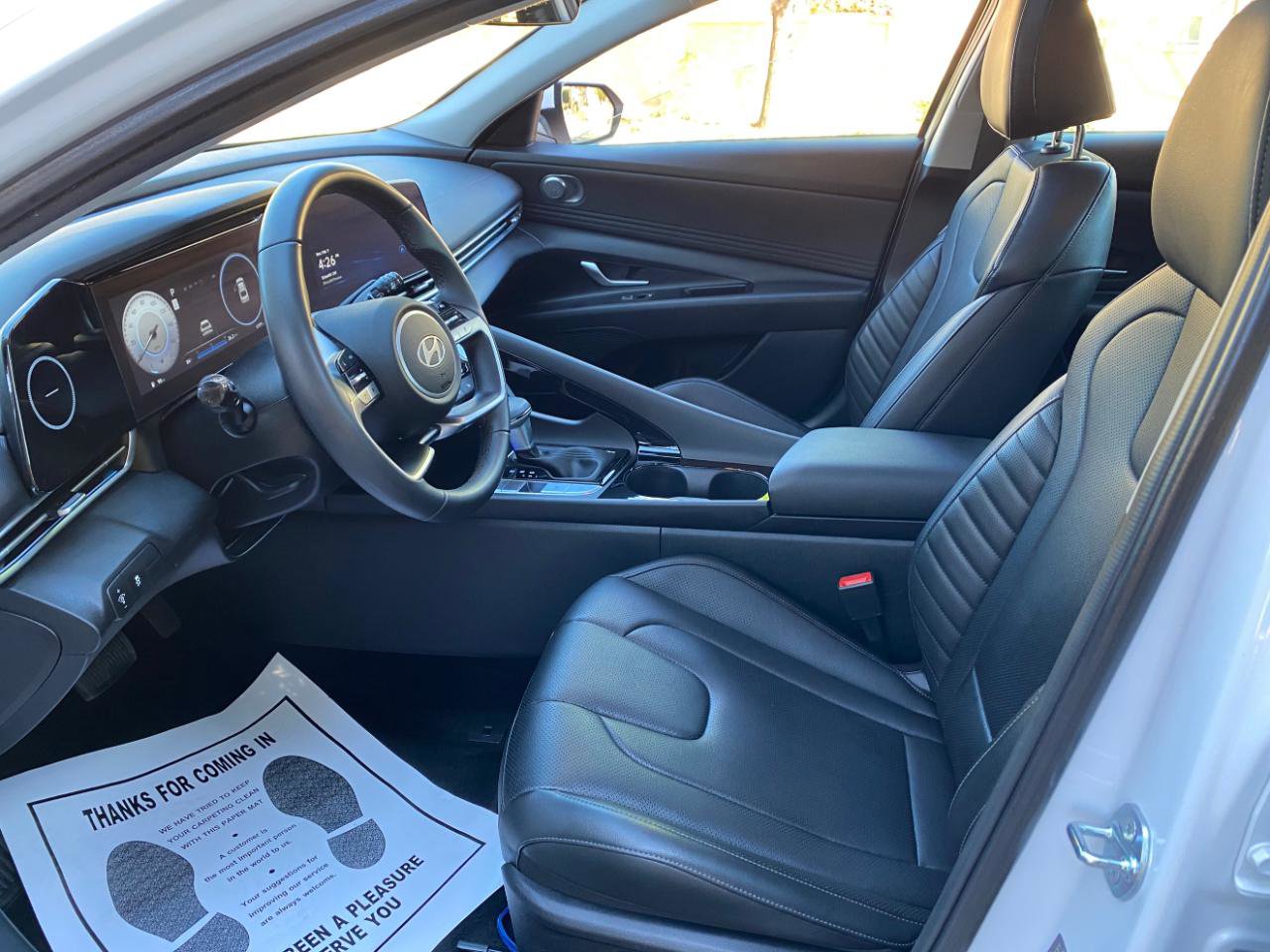 Used 2025 Hyundai Elantra Limited image 27